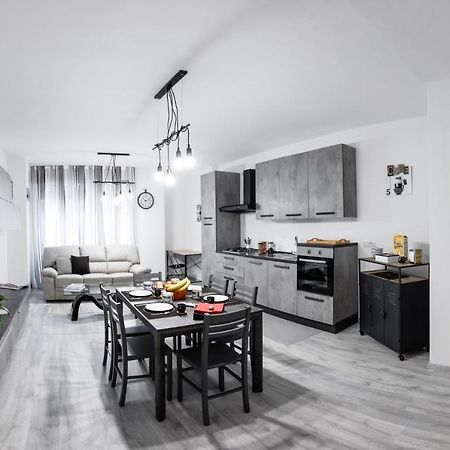 B&B Dal Moro ซอนดริโอ ภายนอก รูปภาพ